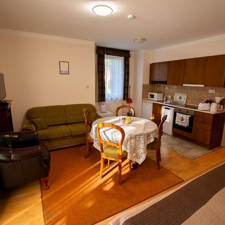 Bük Bernadett Villa Apartman 3 מראה חיצוני תמונה