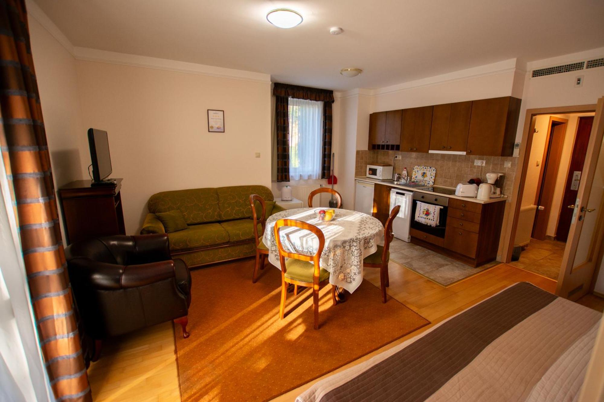Bük Bernadett Villa Apartman 3 מראה חיצוני תמונה